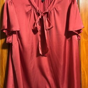 Torrid, size 1, short sleeve, tie neck, coral, silky blouse